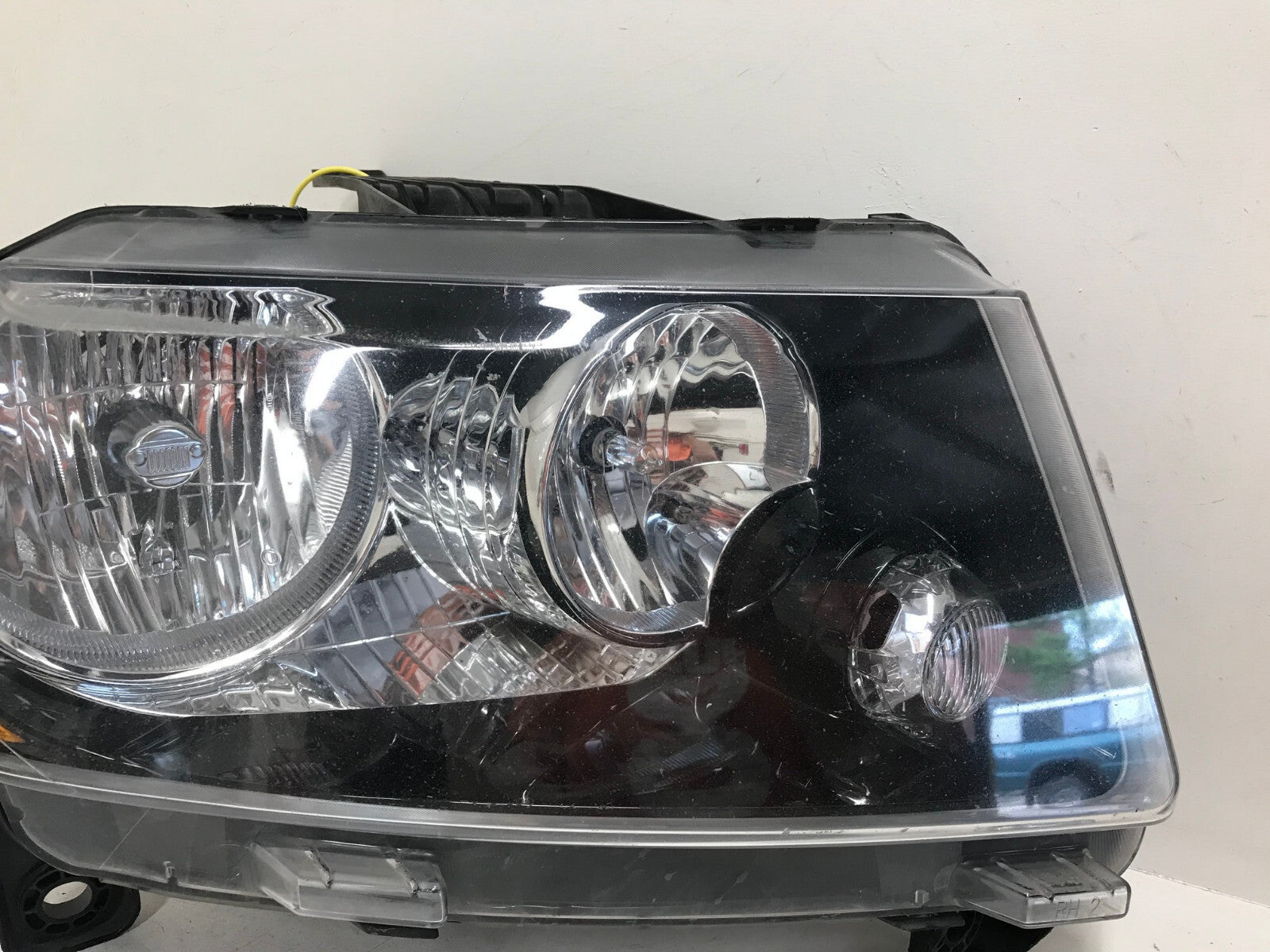 Halogen Headlight Damaged Passenger RH Jeep Compass 2013-2017 68171214AA OEM