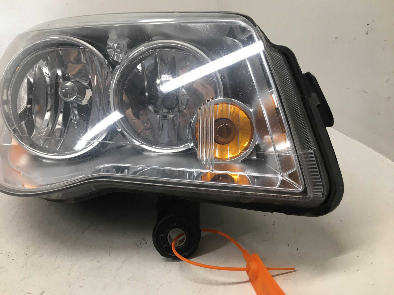Headlight Damaged RH Passenger Chrysler Town & Country 2008-2016 05113336AG OEM