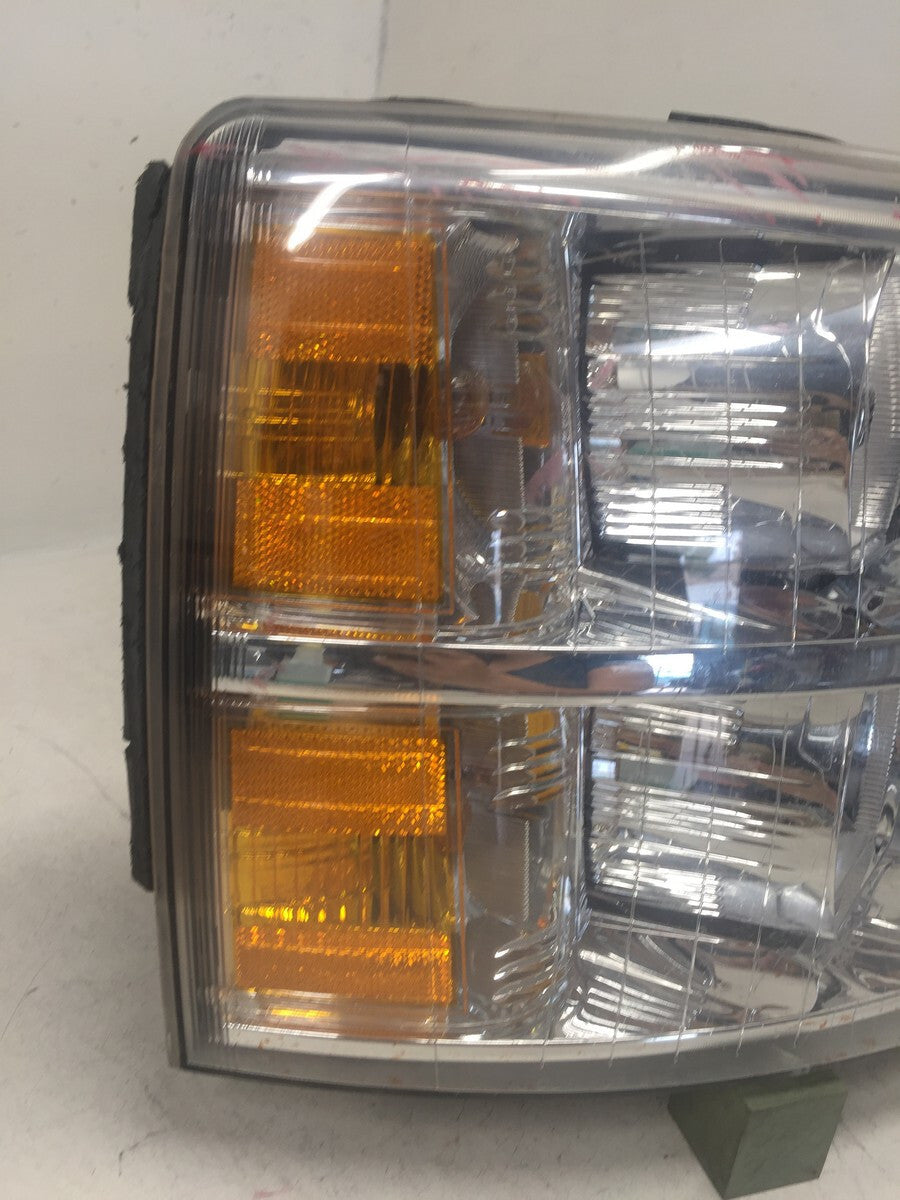 Headlight Damaged Rights RH Chevy Silverado 1500 2500 3500 07-13 22853028 OEM