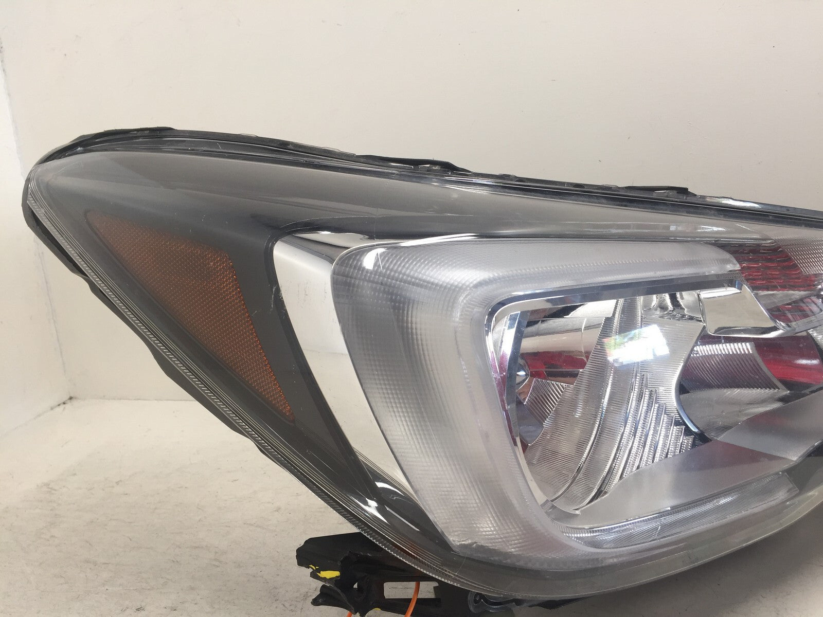 Halogen LED Headlight Damaged Right RH Passenger Subaru Forester 2017 2018 OEM