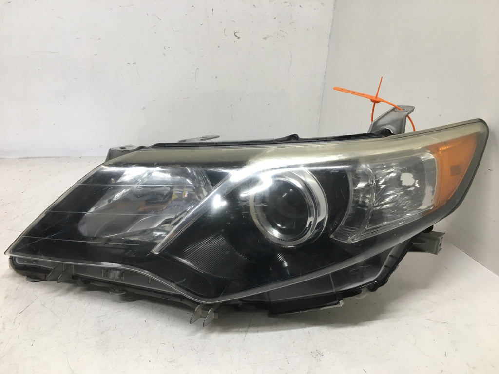Projector Headlight Damaged Lft Driver LH Toyota Camry SE 12-14 81150-06800 OEM