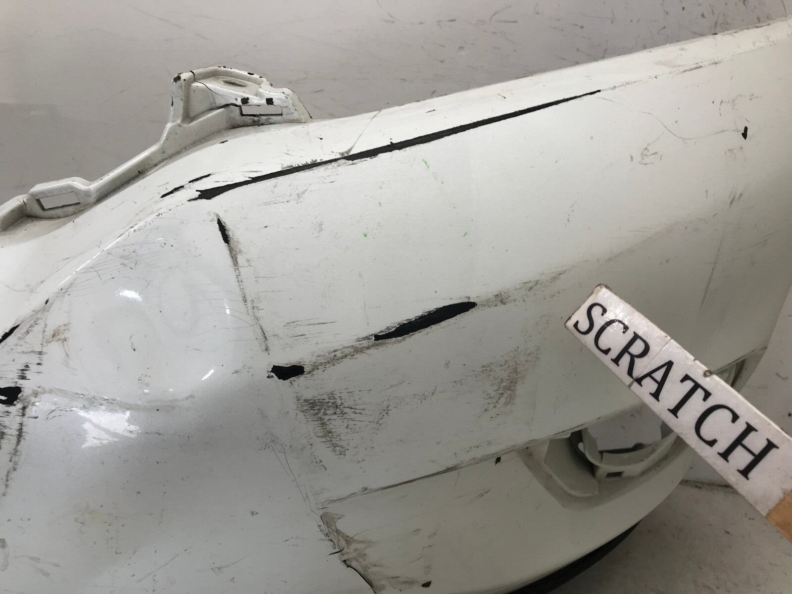 Front Bumper Cover White Nissan Murano S/SL/SV/Platinum 15-2018 62022-5AA0H OEM