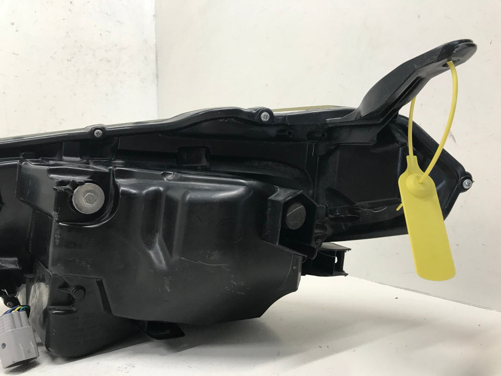 Headlight Damaged Right RH Toyota Corolla CE L LE LE ECO 17-19 81150-02M70 OEM