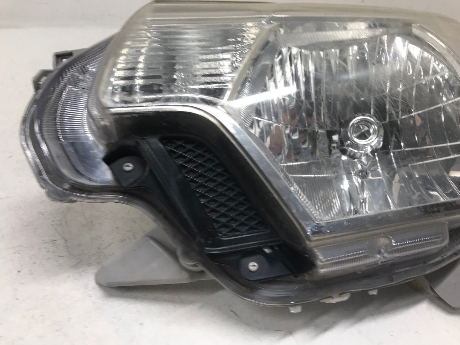 Headlight Damaged Left LH Driver Toyota Tacoma 2012 2015 CAPA