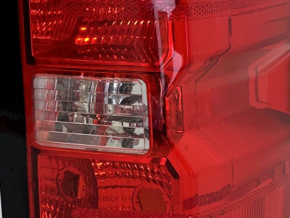 Tail Light Right Pass RH Damaged 16-19 Chevrolet Silverado 1500 84288723 OEM