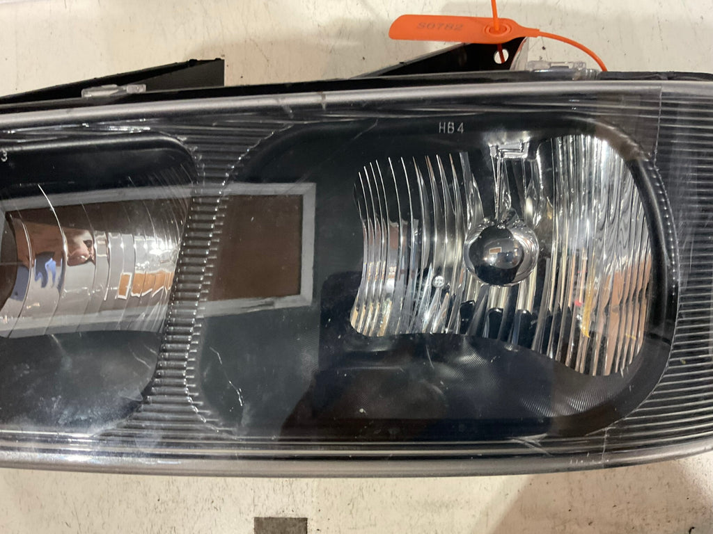 Headlight Damaged Driver LH 2003-19 Chevy Express/ Gmc Savanna 16530371+A OEM