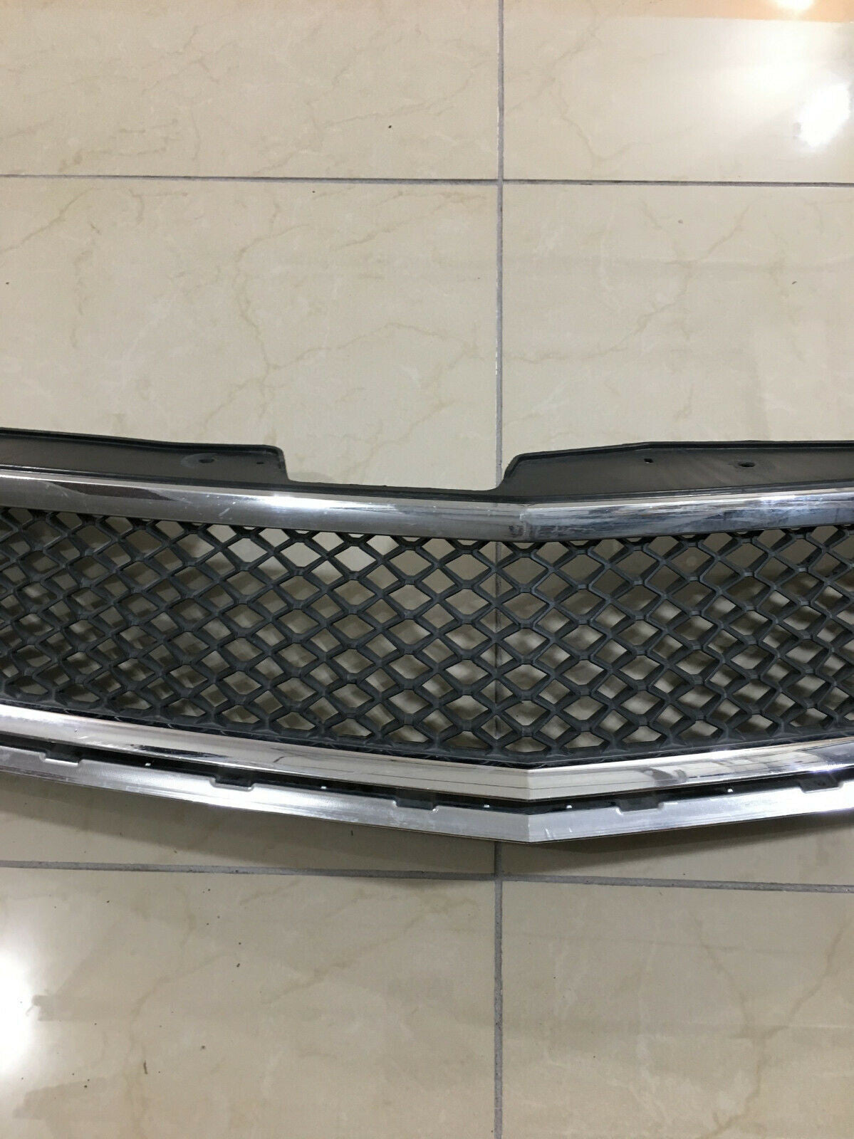 Upper Grille Chevy Traverse 2009-2012 15943196 Original