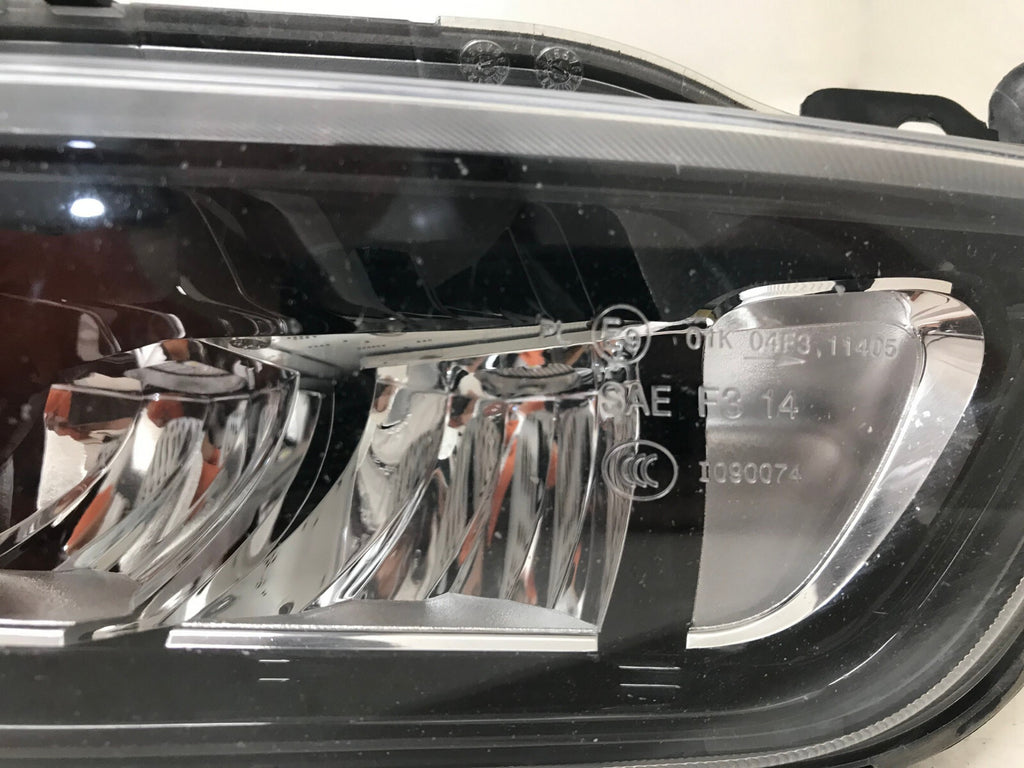 Fog light Damaged LED Left LH Driver Volvo XC90 2016 2017 2018 2019 31395865 OEM