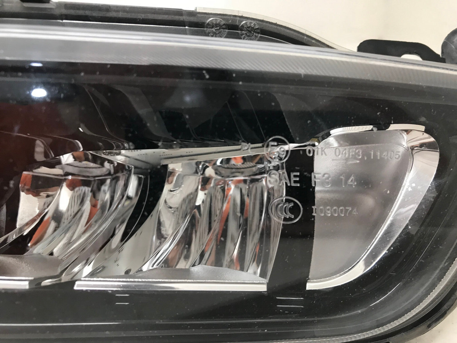 Fog light Damaged LED Left LH Driver Volvo XC90 2016 2017 2018 2019 31395865 OEM