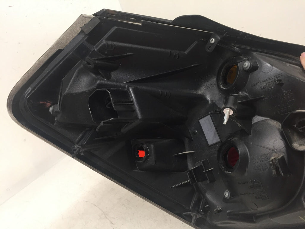 Outer Tail light Damaged Passenger RH Nissan Altima 2007 2008 2009 949 640 OEM