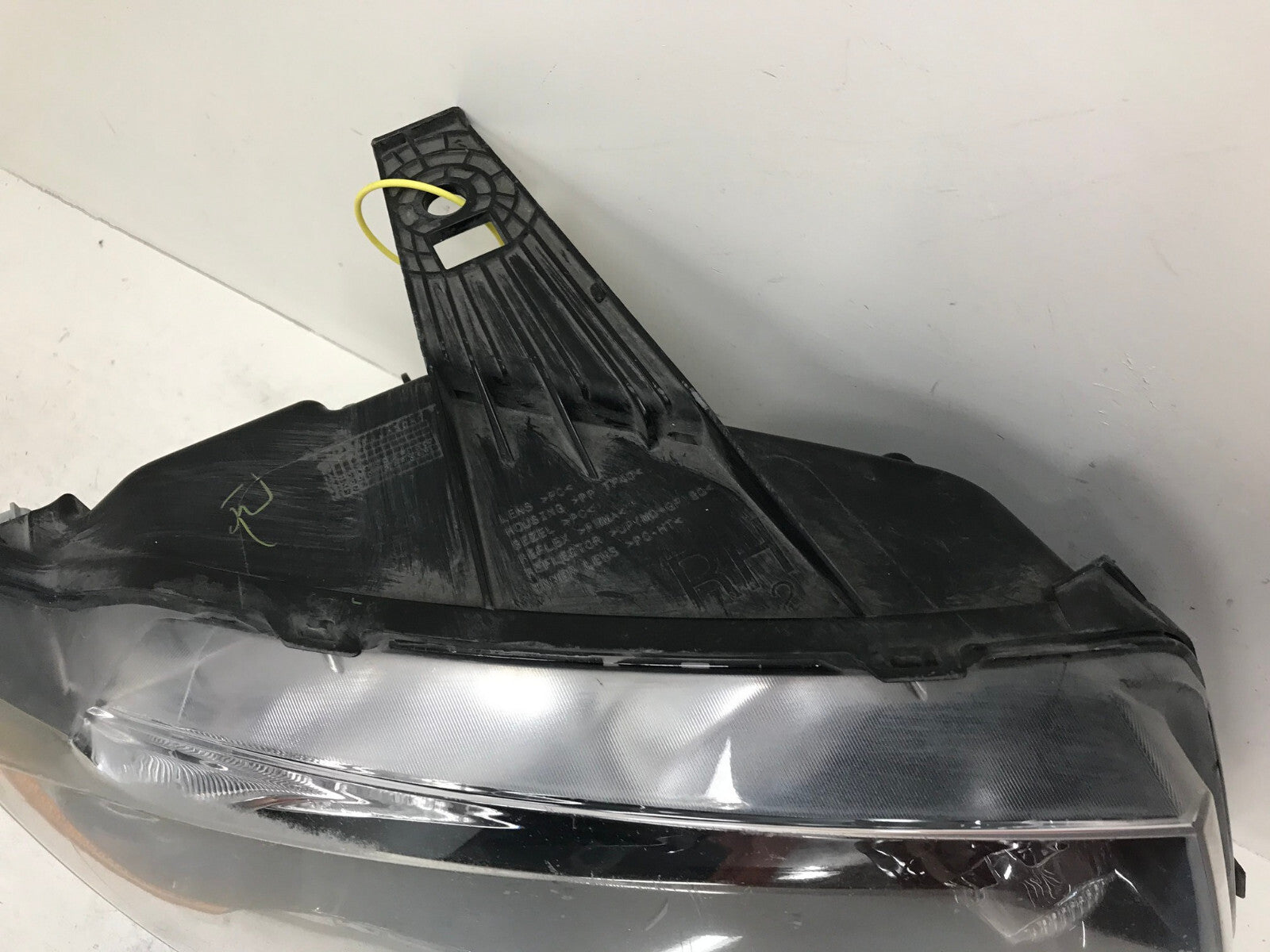 Halogen Headlight Damaged Passenger RH Jeep Compass 2013-2017 68171214AA OEM