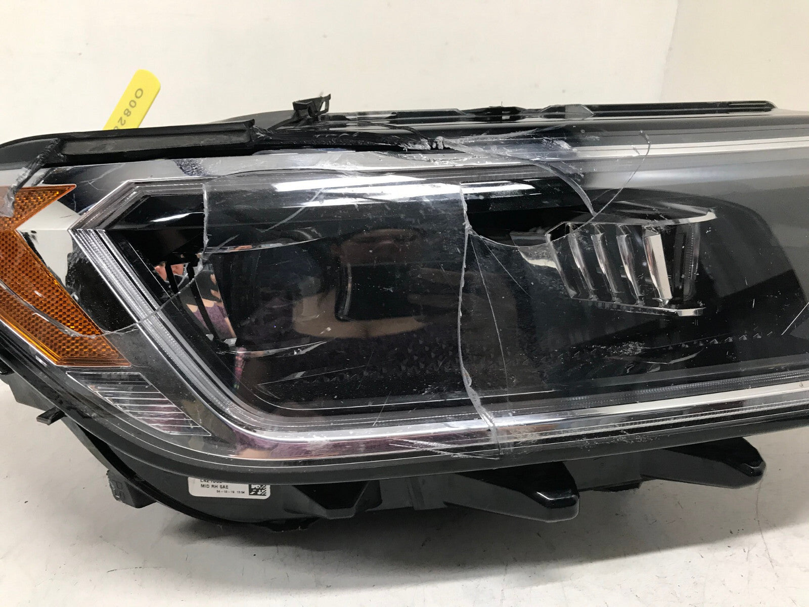 Headlight Damaged RH Volkswagen Jetta (For Parts Only) 2019-2021 17A941036F OEM