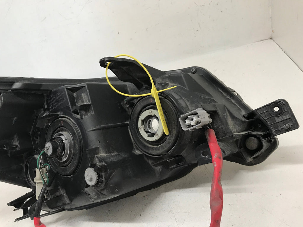 Headlight Damaged LH Driver 2014 2015 2016 Subaru Forester SJ 84001SG081 OEM