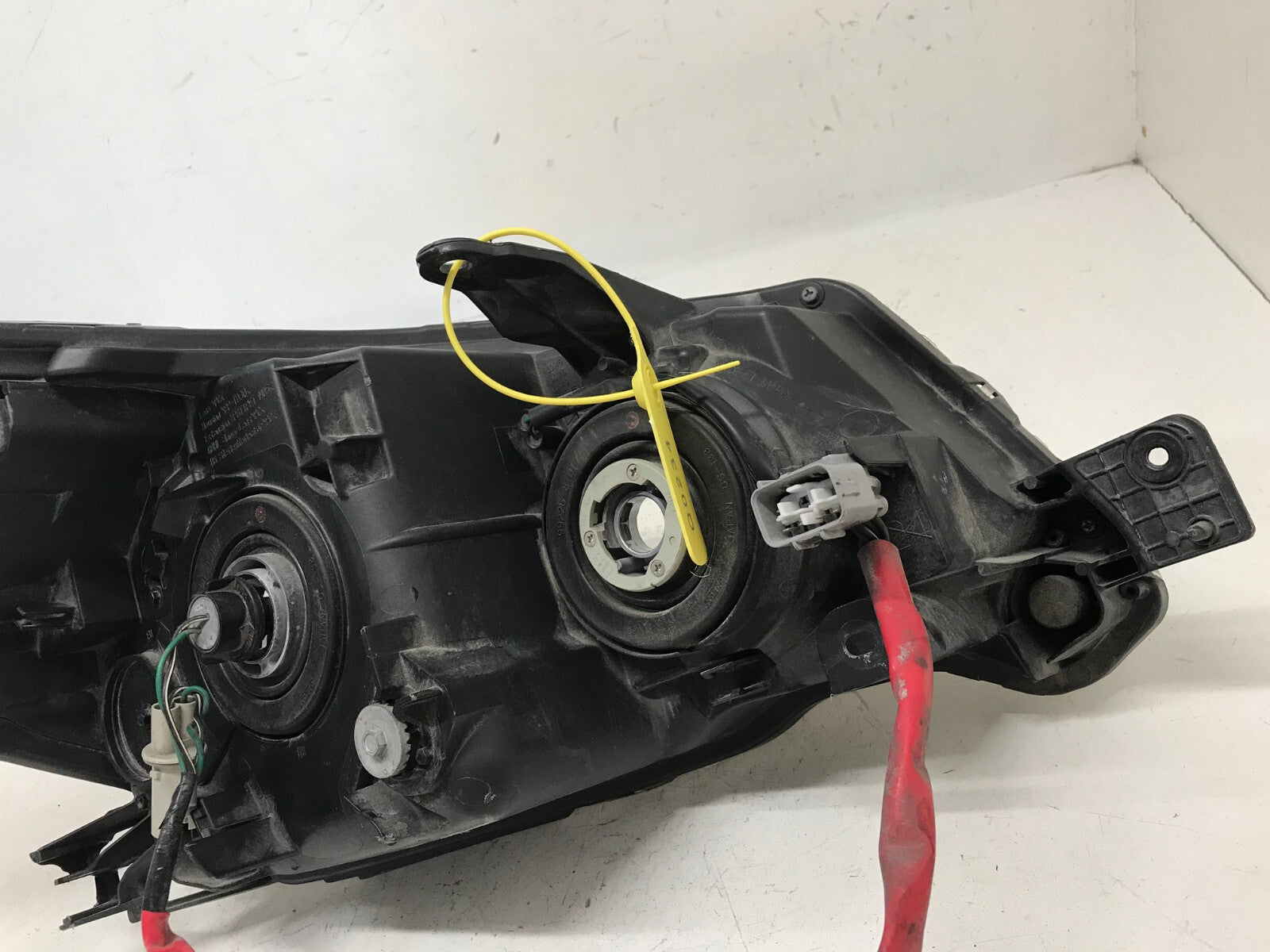Headlight Damaged LH Driver 2014 2015 2016 Subaru Forester SJ 84001SG081 OEM