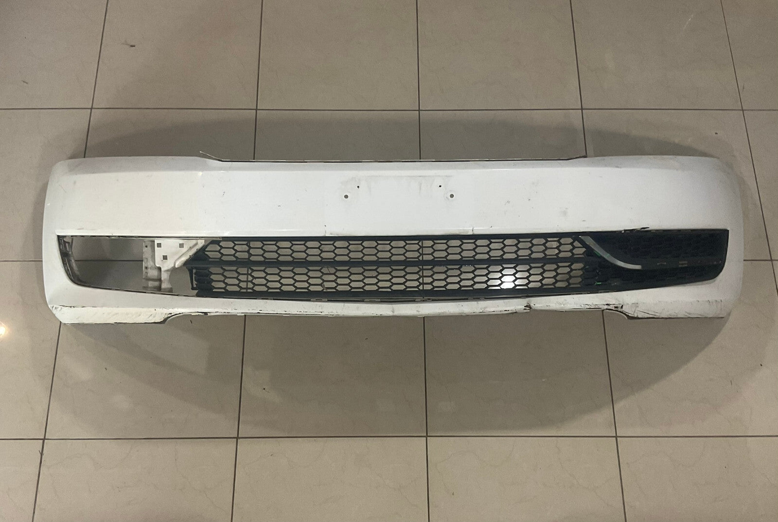 Front Bumper Cover White Volkswagen Passat 2016 2017 2018 561+807+221 OEM