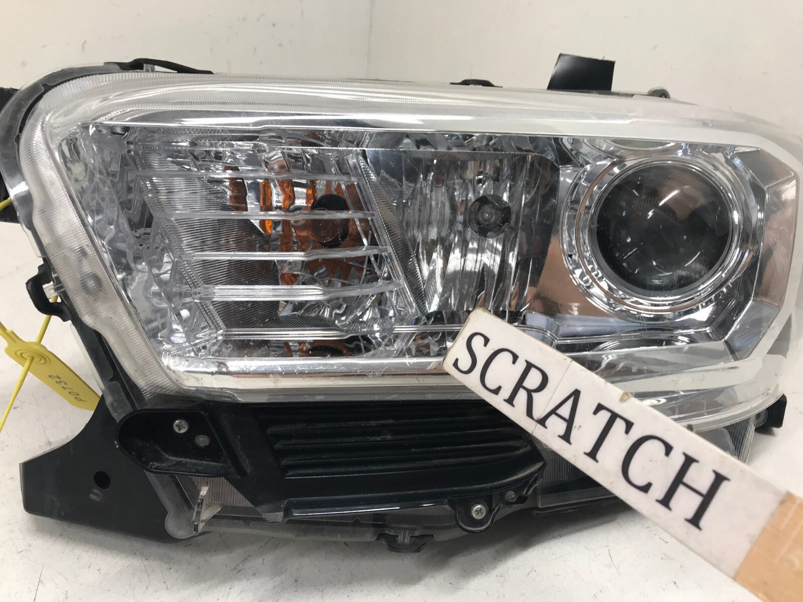 Headlight Damaged Left Driver LH Toyota Tacoma 2016-2021 8115004250 OEM