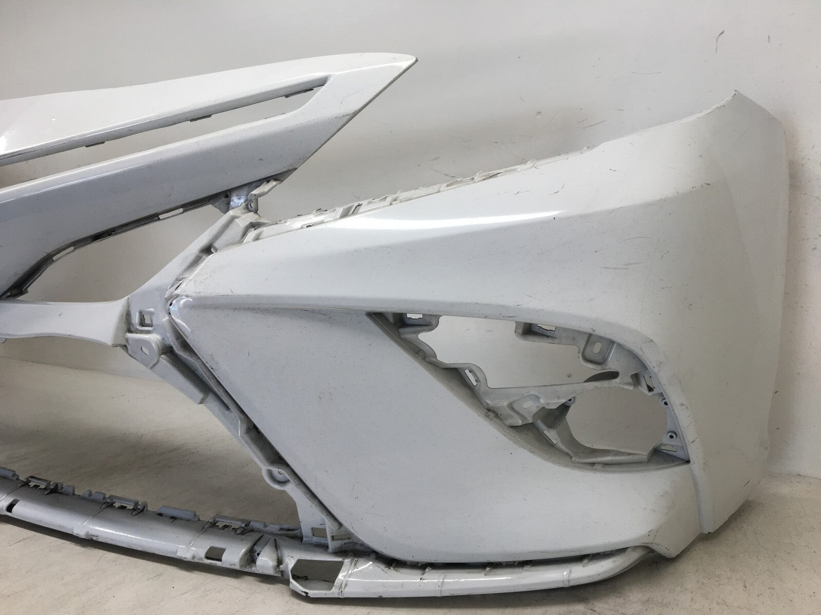 Front Bumper Cover Toyota Camry SE XSE 040 2018 2019 52119-06E20 OEM
