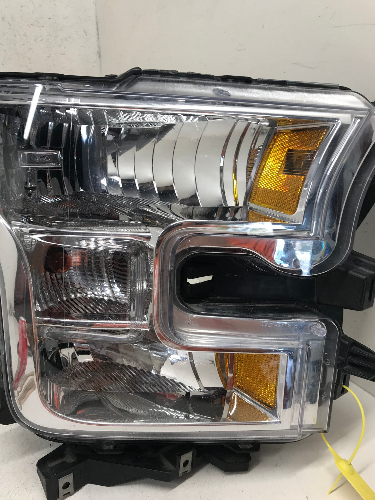 Halogen Headlight Damaged Right RH Ford F-150 2015 2016 2017 FL34-13005-A OEM