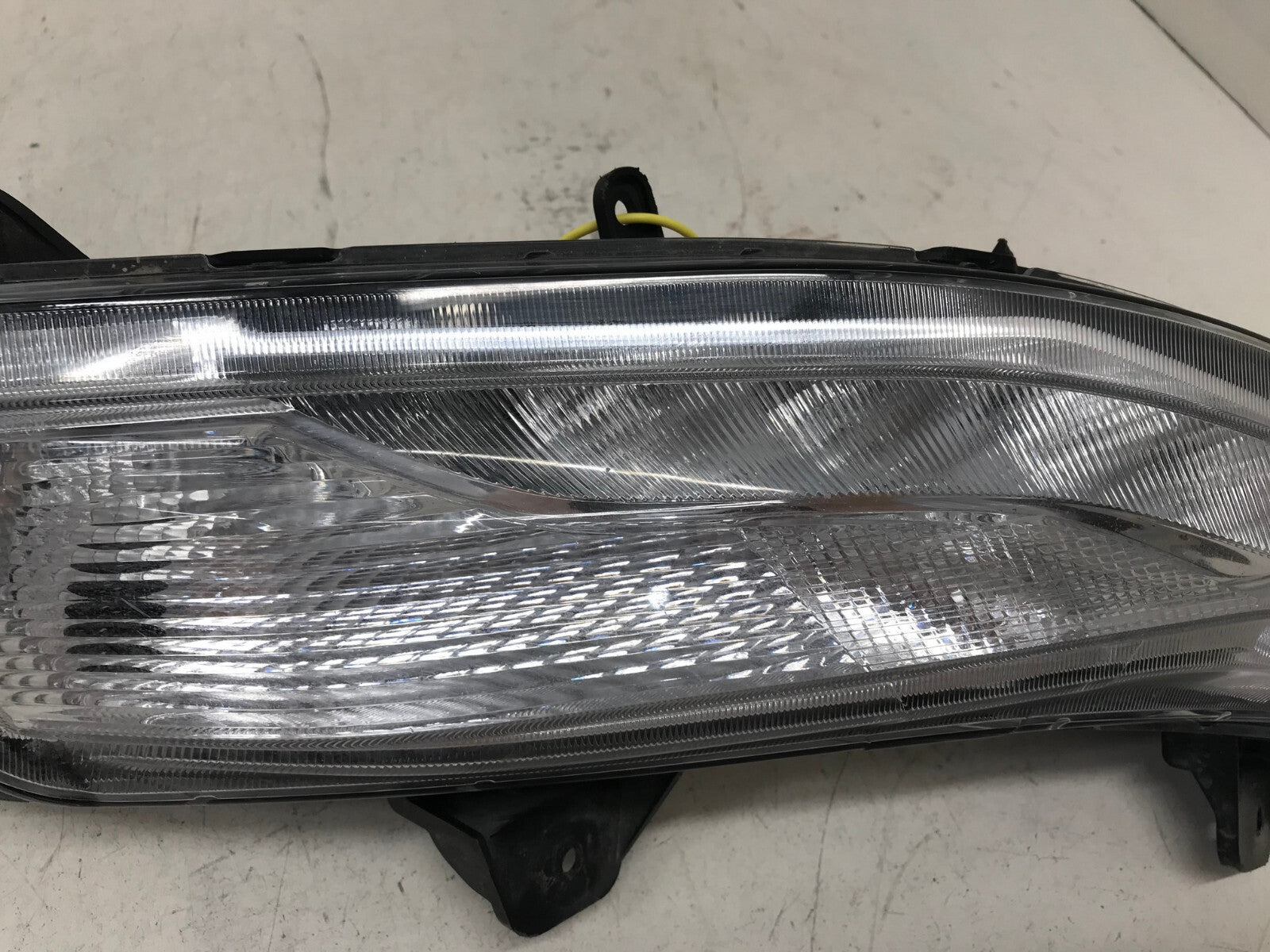 Front Parking light Damaged Lamp RH  Jeep Wrangler 2018-2019 55112884AG OEM