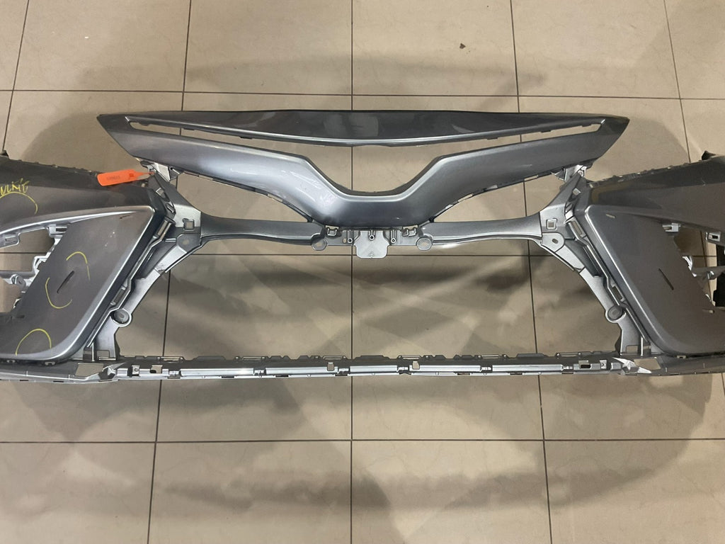 Front Bumper Cover Silver Toyota Camry XSE SE Hybrid SE 2018-20 52119+06e20 OEM