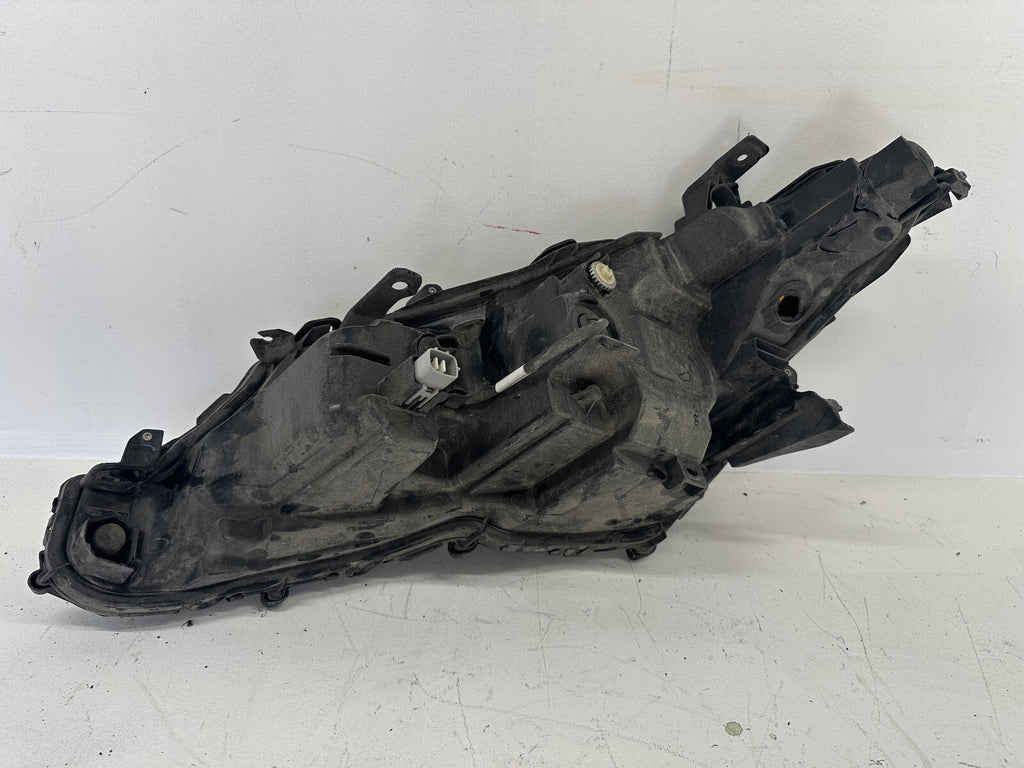 Headlight Damaged Right Passenger RH 2018 - 2021 Toyota Camry 81110-06C40 OEM
