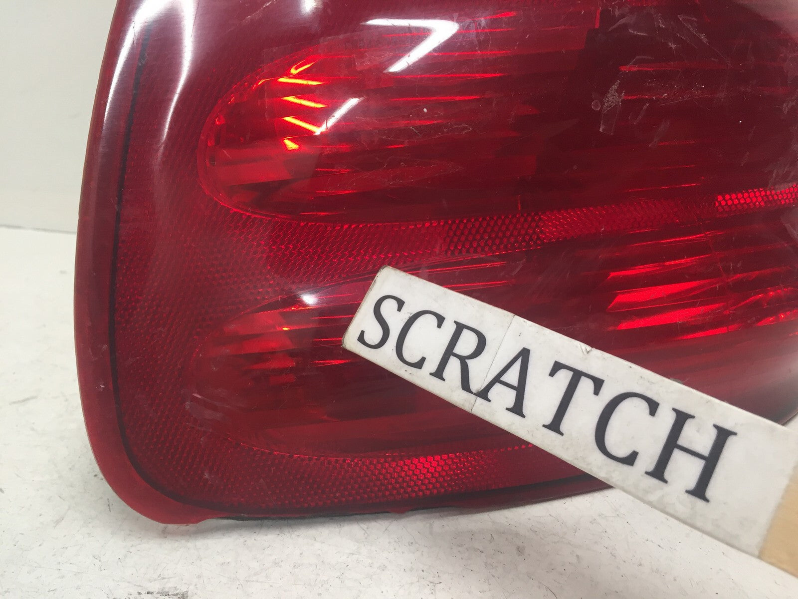 Taillight Damaged Tail Lamp Driver Rear Left LH Ford Pickup Truck F150 00-04 OEM