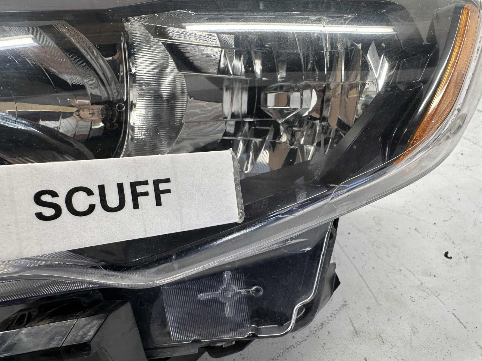 Headlight Left Driver LH Damaged 2017 2018 2019 2020 Nissan Rogue NI2502254 OEM