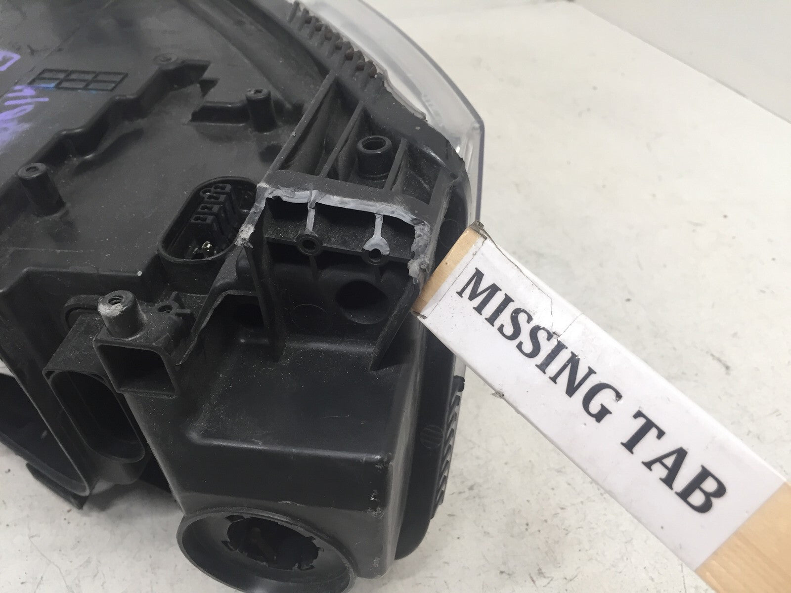 Xenon HID Headlight Damaged Driver Left LH Audi A6 2005-2008 4F0941003BD OEM3