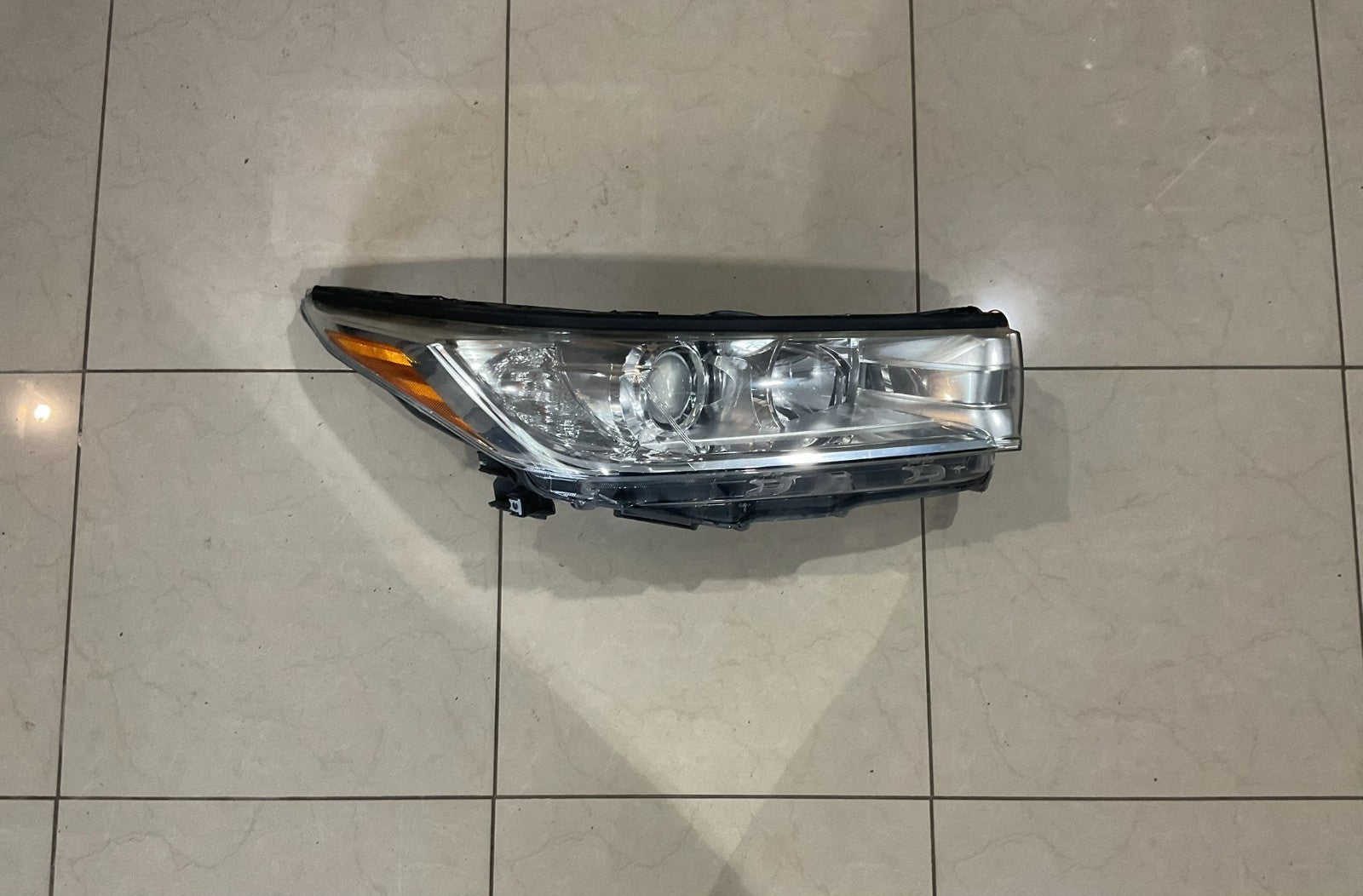 Headlight Right RH Passenger 2015 2016 2017 Toyota Highlander CAPA