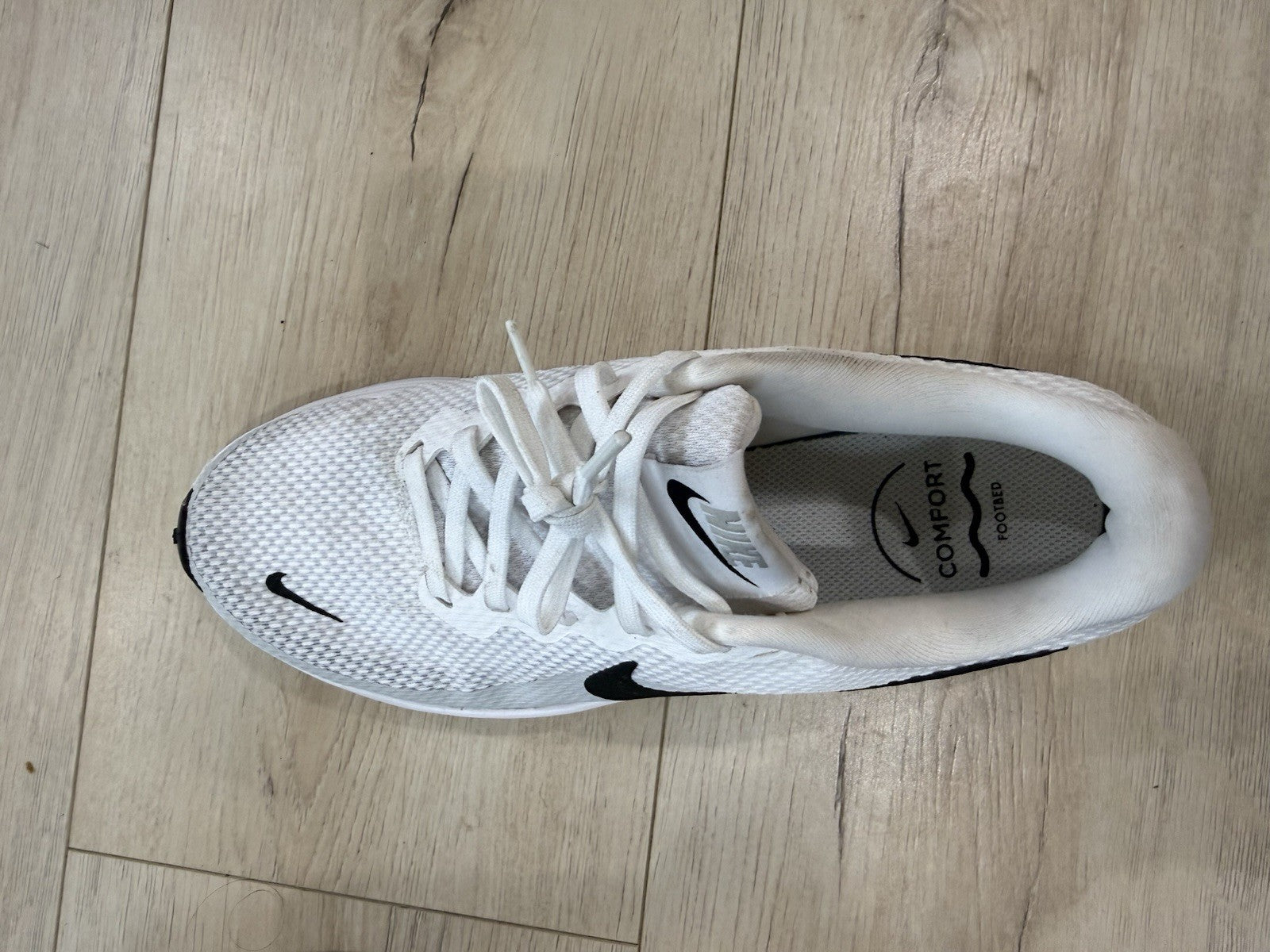 Nike Training Shoes Womens Size 7.5 Black / White Comfort Footbed