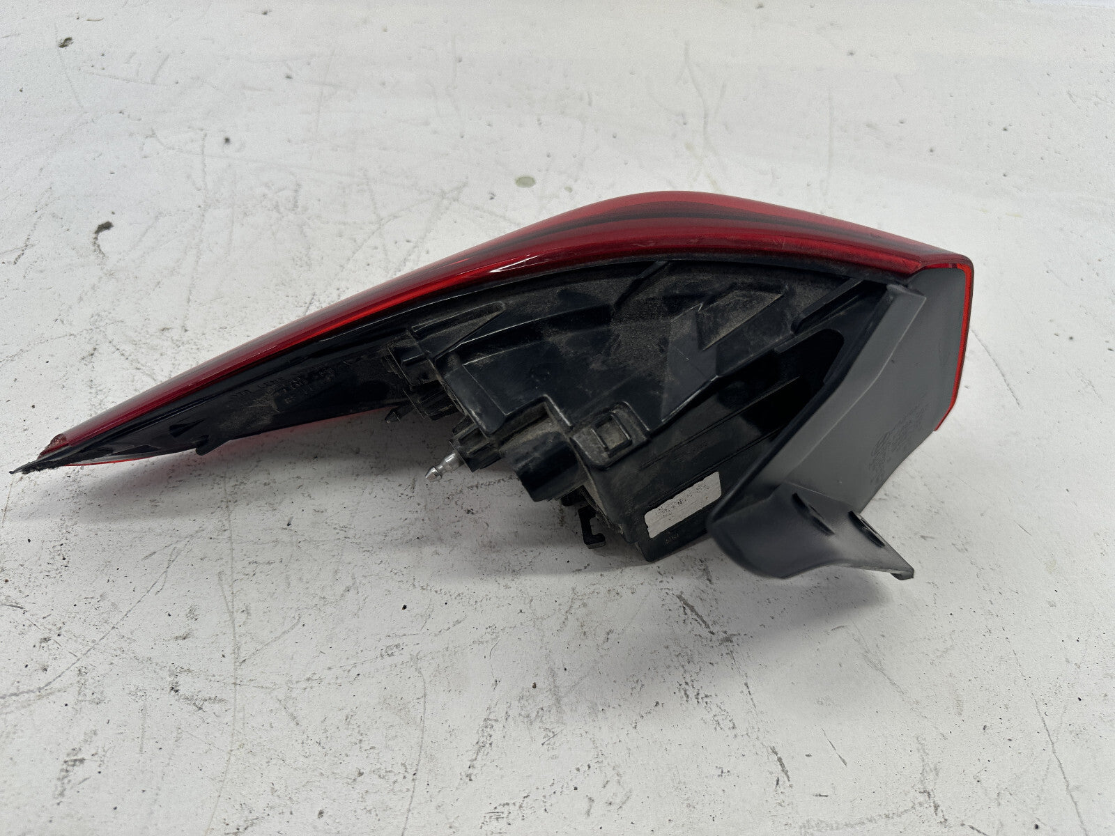 Tail light Damaged Right Passenger RH Hyundai Kona 2018-2023 92402-J9000 OEM