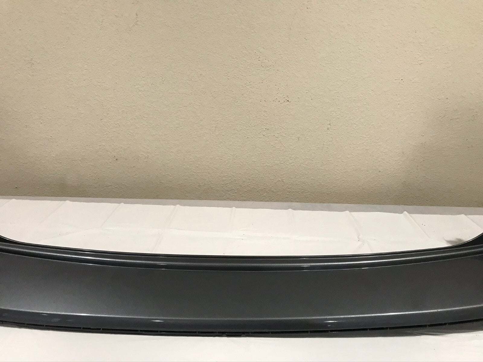 Rear Bumper Cover Gray 2021-2024 olkswagen Taos 2GJ807421B OEM