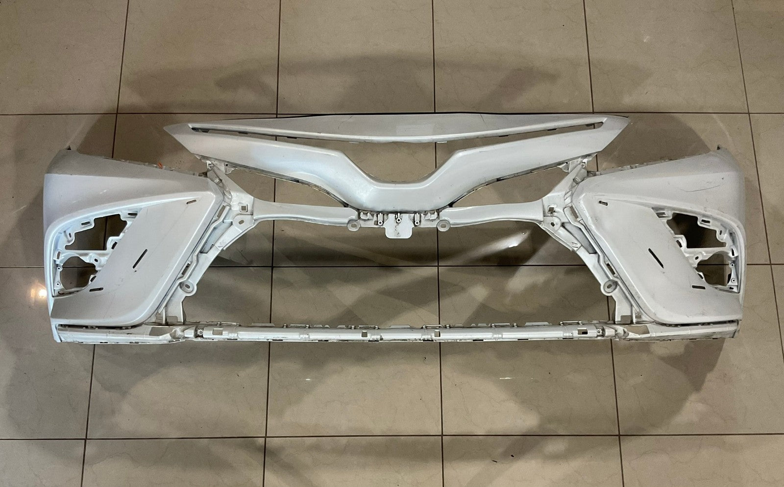 Front Bumper Cover White Toyota Camry 2018 2019 52119+06e30 OEM