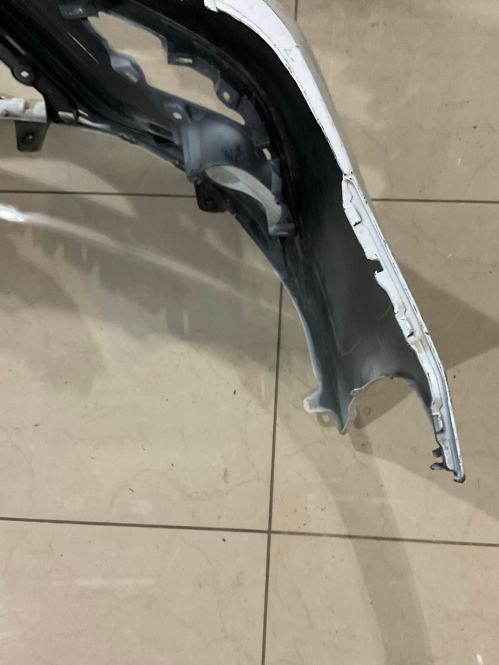 Front Bumper Cover White Toyota Camry SE XSE 2018 2019 52119-06e20 OEM