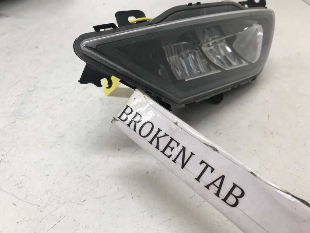 Fog light Damaged LED Left LH Driver Volvo XC90 2016 2017 2018 2019 31395865 OEM