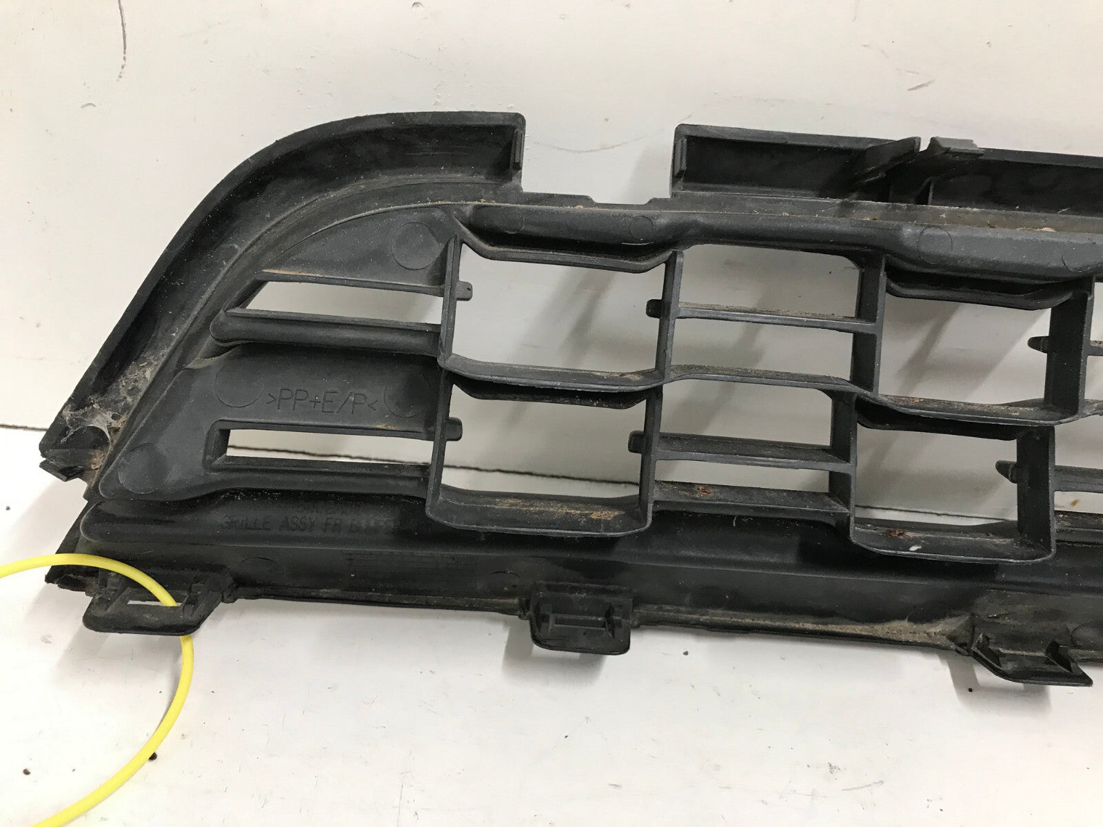 Grill Grille 2013-2015 Mitsubishi Outlander 6402A318 OEM