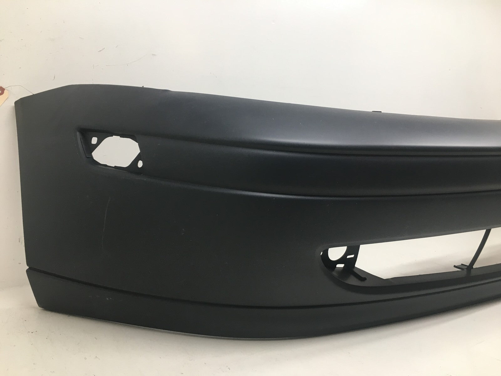 Front Bumper Cover Ford Focus w/ fog lamp holes Never painted 2000-2004 OEM