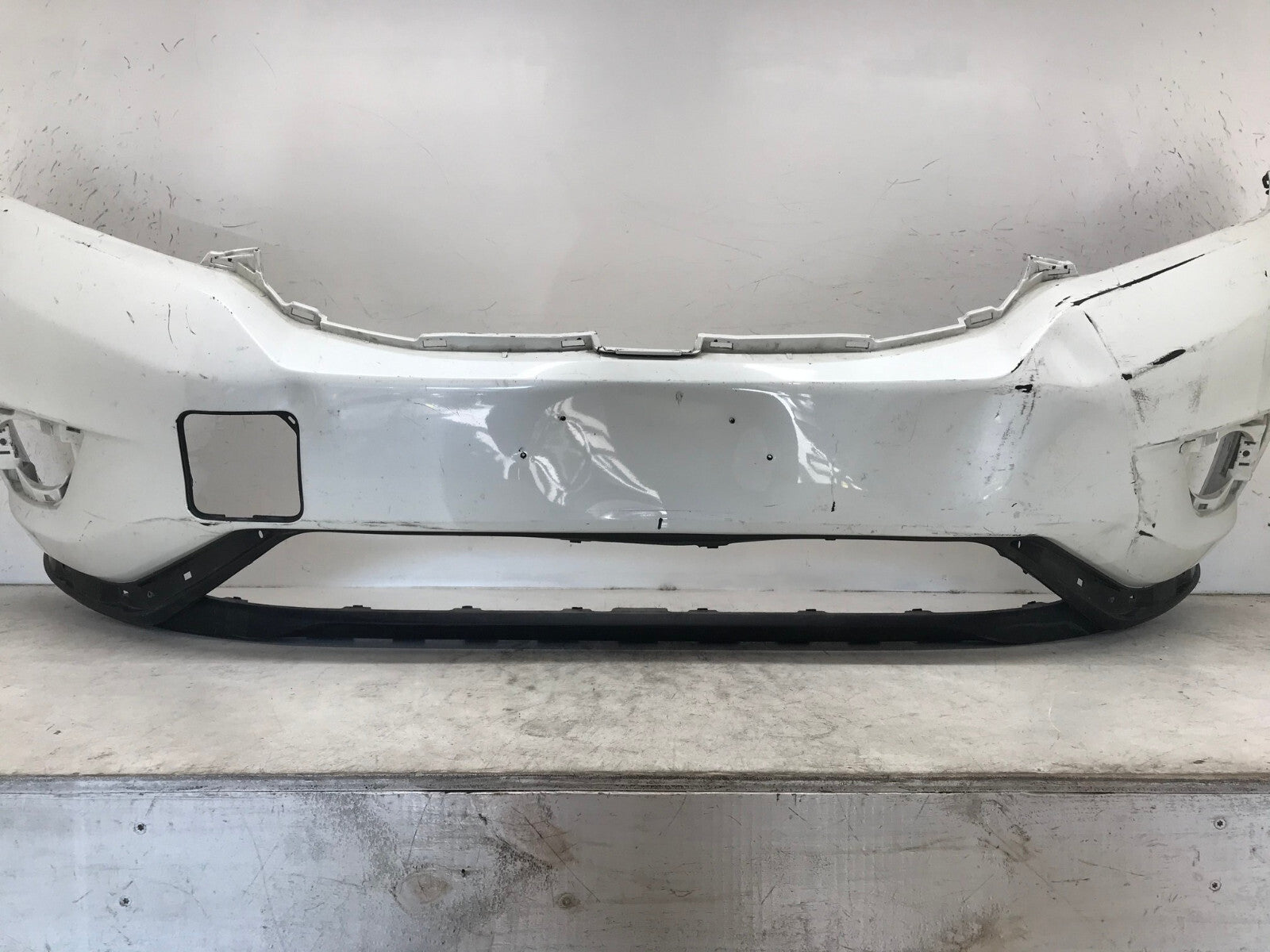 Front Bumper Cover White Nissan Murano S/SL/SV/Platinum 15-2018 62022-5AA0H OEM