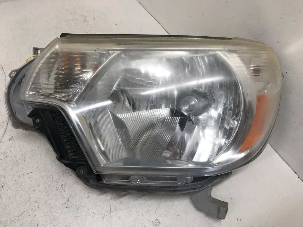 Headlight Damaged Left LH Driver Toyota Tacoma 2012 2015 81150-04180 OEM