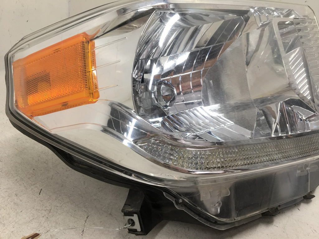 Headlight Damageds Signal Right Passenger RH Toyota Tundra 2014-2017 OEM
