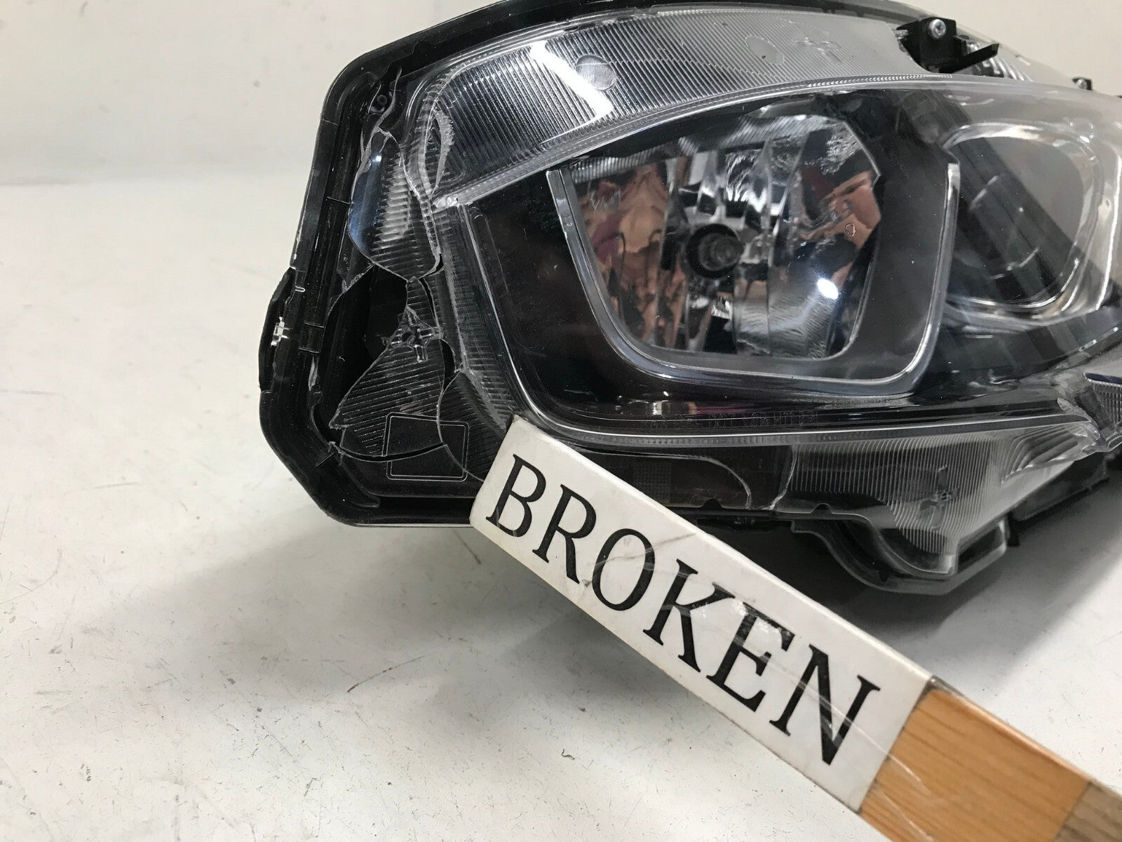Headlight Damaged Left LH Driver 2016-2021 Honda Civic 33150TBAA01 OEM