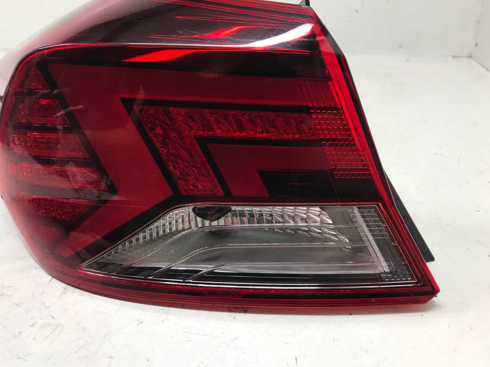Tail light Damaged LH Driver 19-20 Elantra Sedan Sport/Limited 92401-F2610 OEM