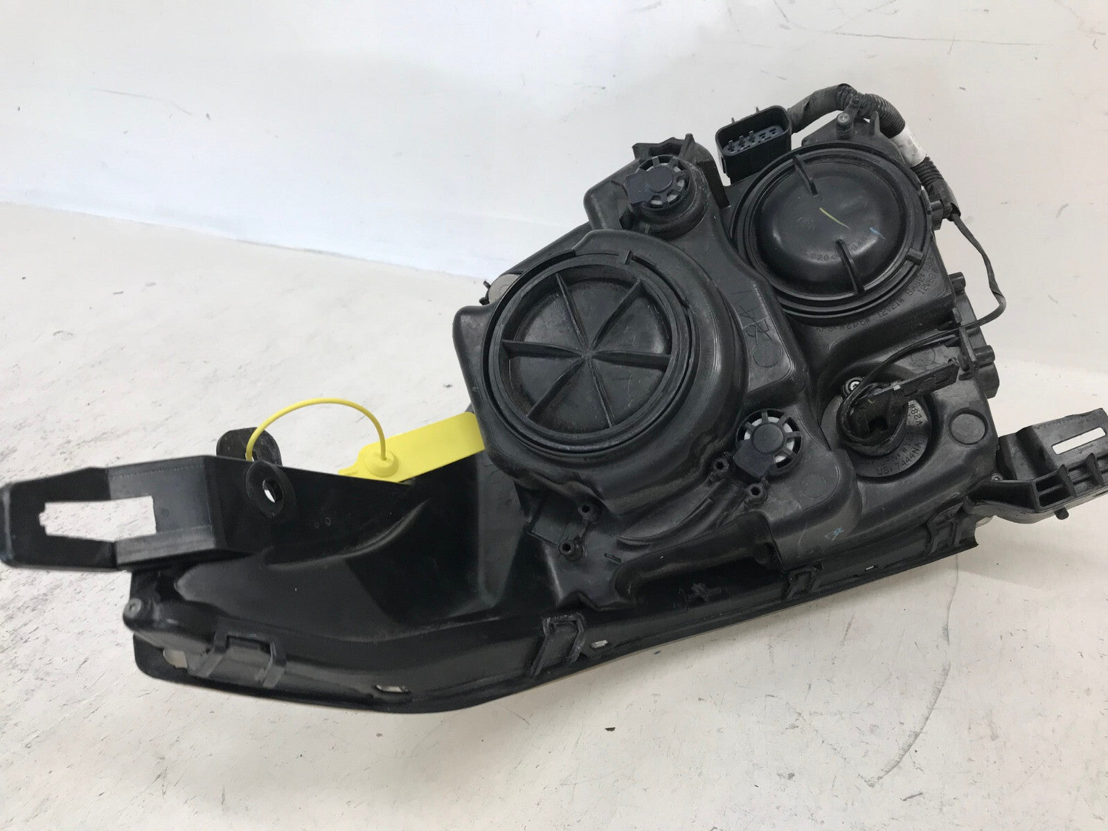 Headlight Damaged Driver LH 2010-2013 Cadillac SRX 20916371 OEM