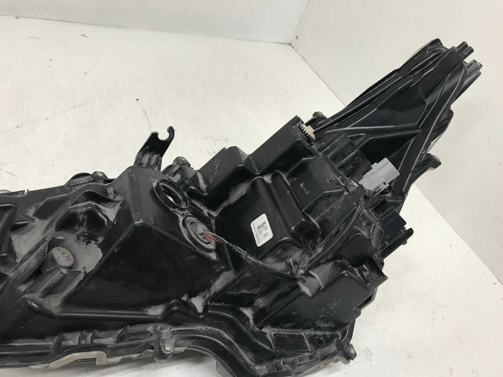 Headlight Damaged Right RH Toyota Corolla LE XLE Sedan 20-2021 81110-02S30 OEM