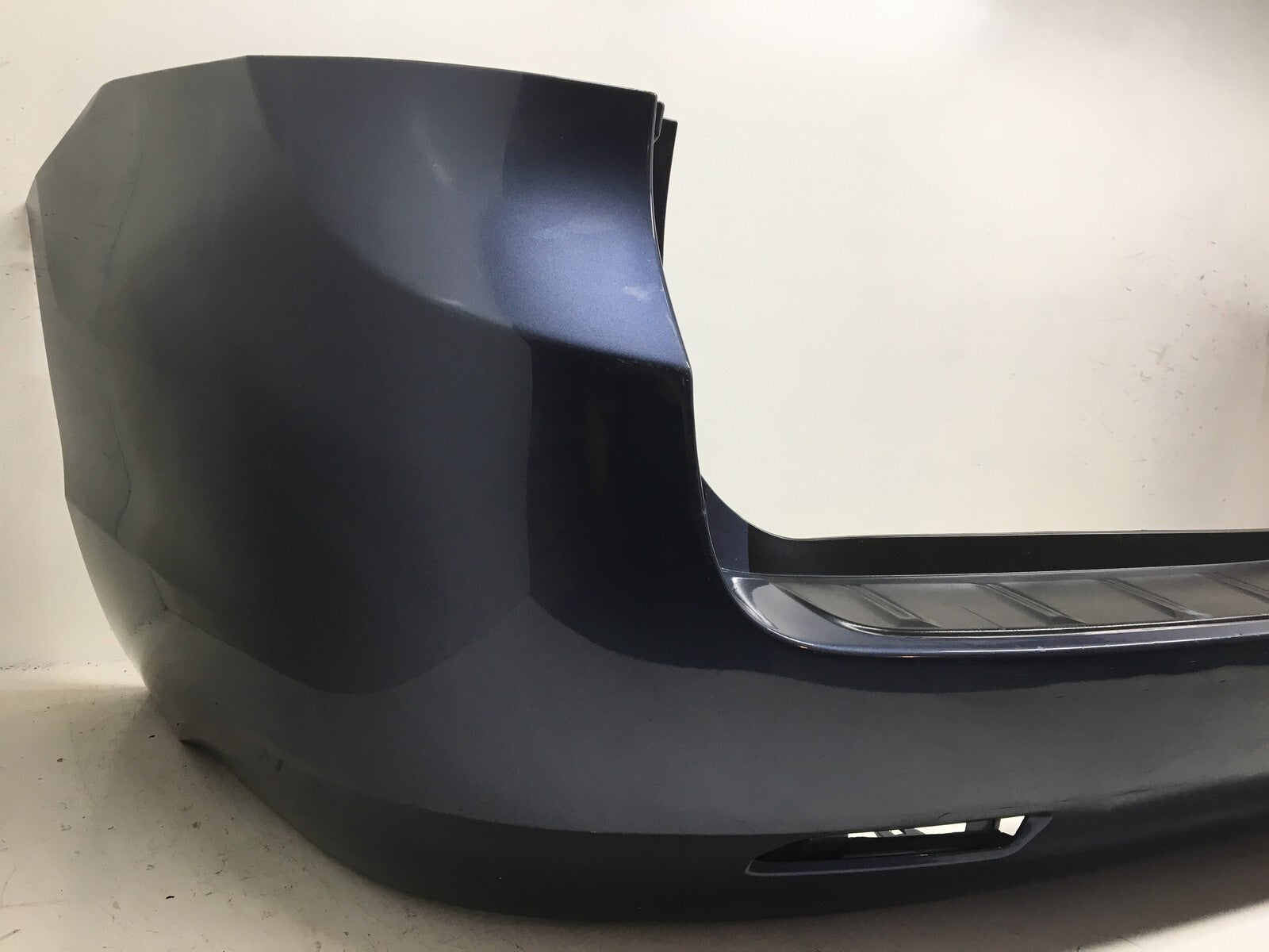 Rear Bumper cover Toyota Sienna Base Limited LE XLE L w/o Sensors 2011-2018 OEM