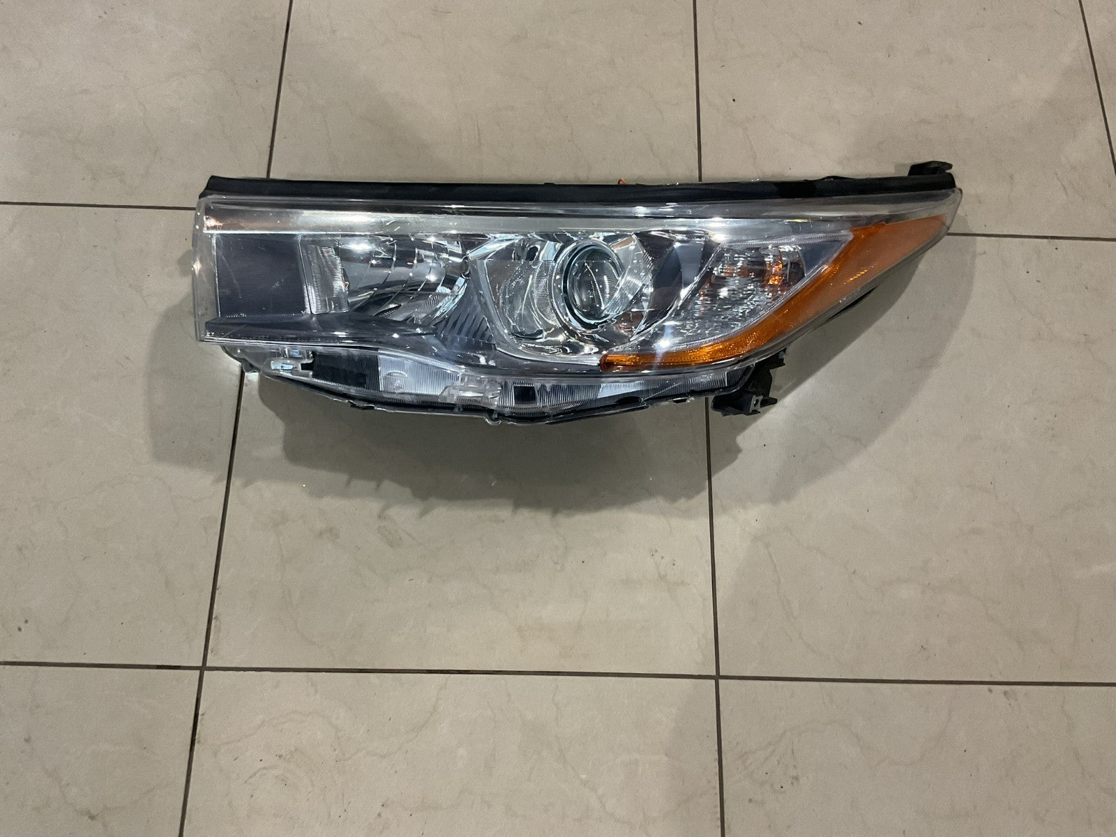 Headlight Left Driver LH Toyota Highlander 2014 2015 2016 CAPA