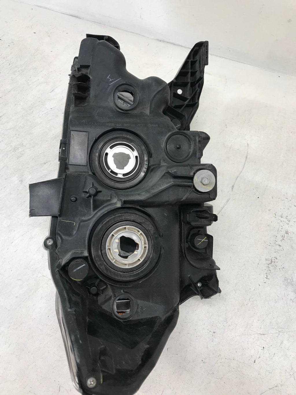 Projector Headlight Damaged Driver LH Toyota Tacoma 2016-2018 8115004250 OEM2