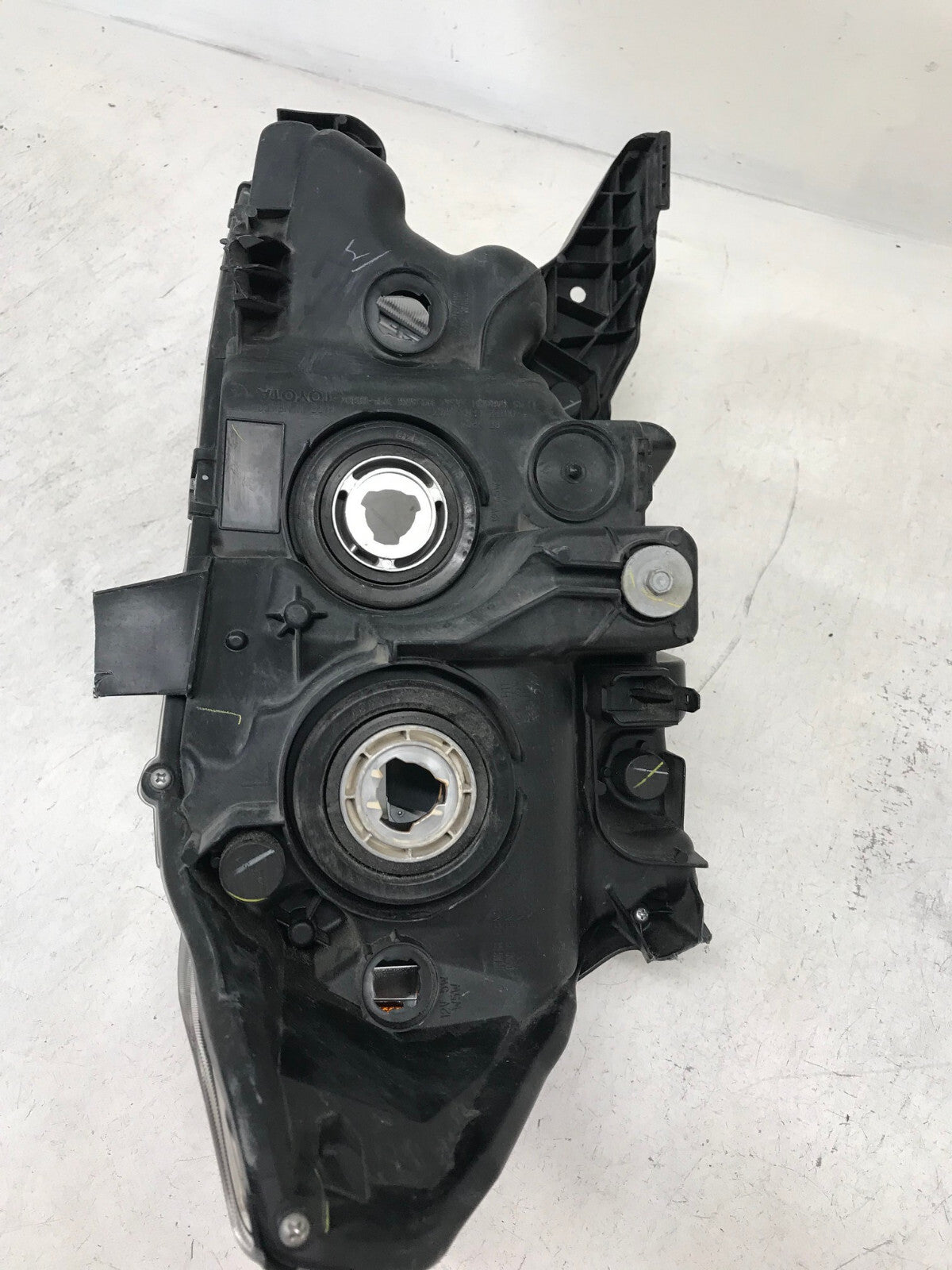 Projector Headlight Damaged Driver LH Toyota Tacoma 2016-2018 8115004250 OEM2
