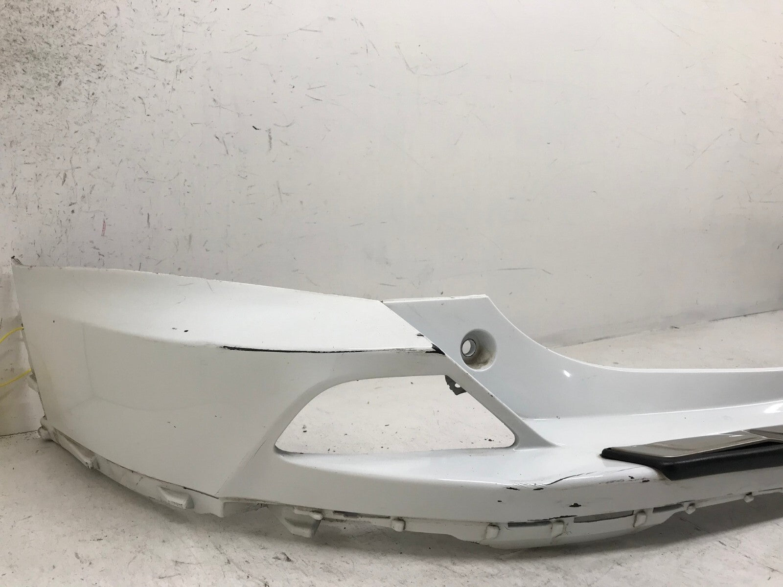 Rear Bumper Cover White Toyota RAV4 2016 2017 2018 52159-0R120 OEM