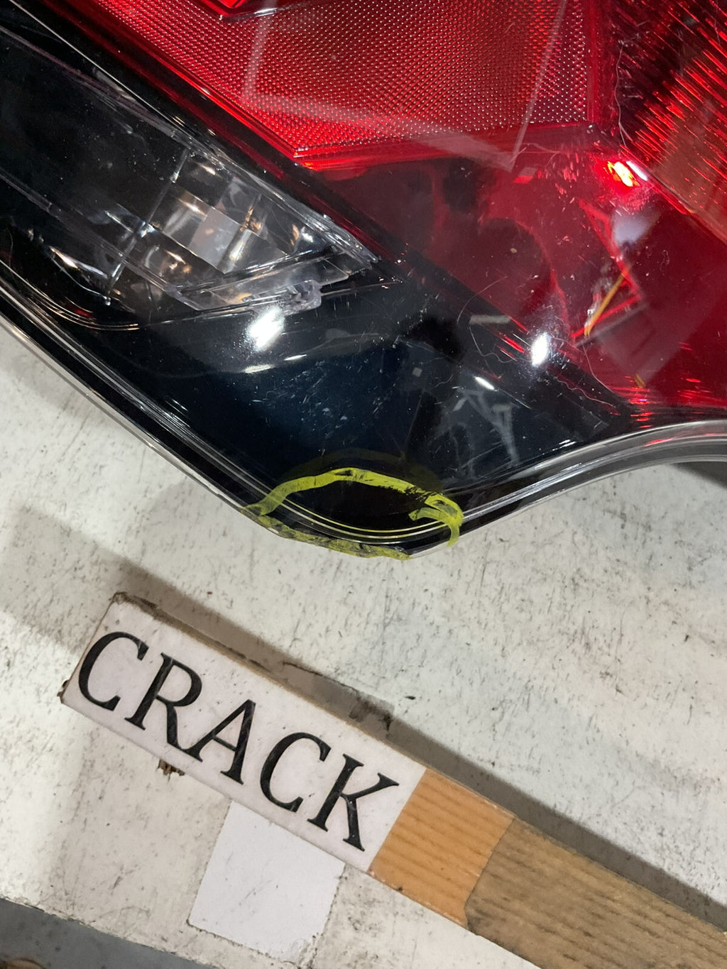 Tail light Damaged Right Passenger RH 2016 2017 2018 Toyota Rav4 8155042212 OEM